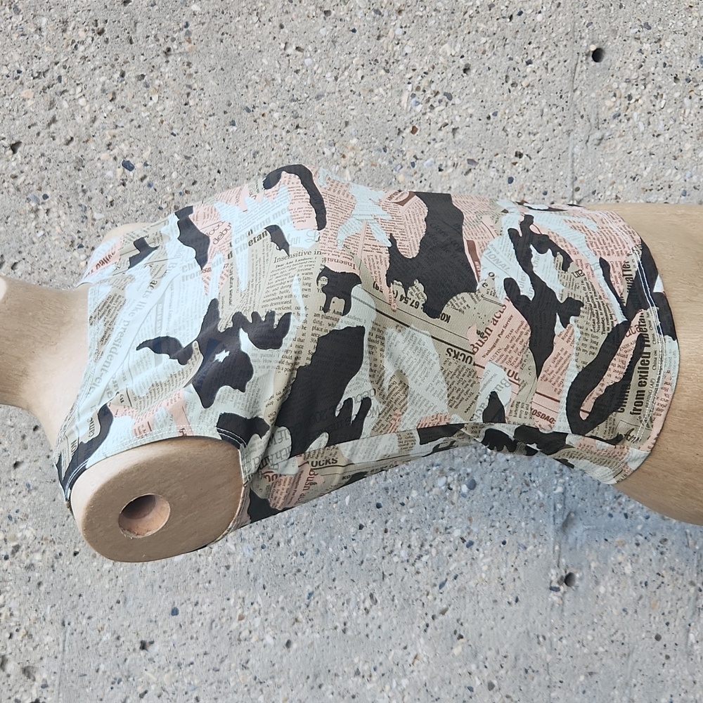 90s Camouflage Print Sleeveless Top - Picture 2 of 13